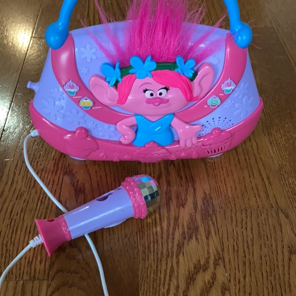 Trolls Microphone and MP3 player - Picture 3 of 3